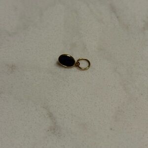 18 kt Gold and Natural Blue Oval Sapphire Pendant Charm